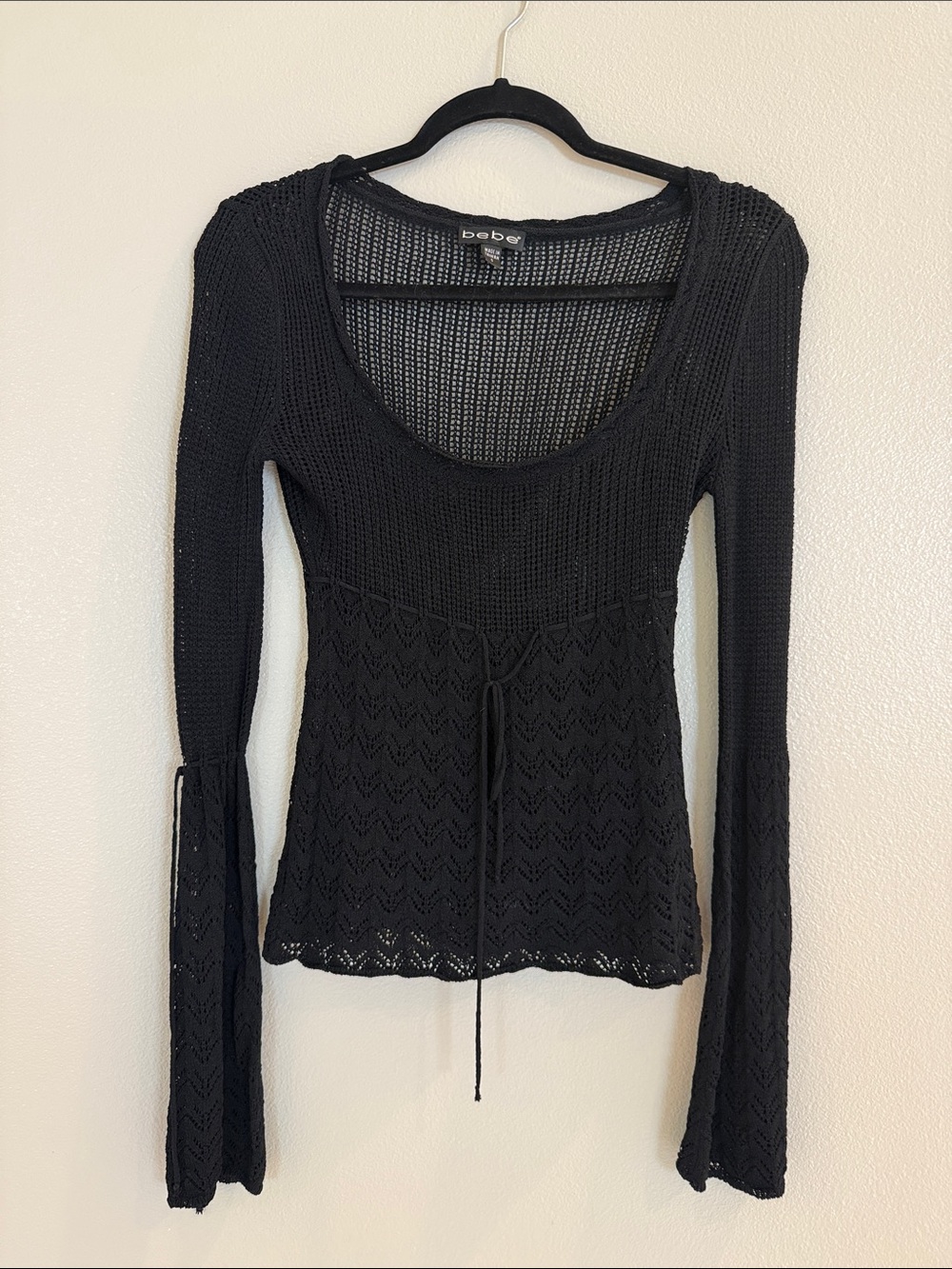 bebe Black Scoop-Neck Knit Long Sleeve Tie-Waist Top